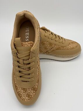 GUESS Men’s Tan Patterned Low-Top Sneakers